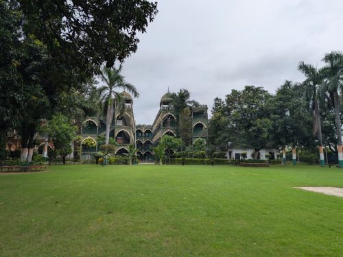 COLLEGE GARDEN